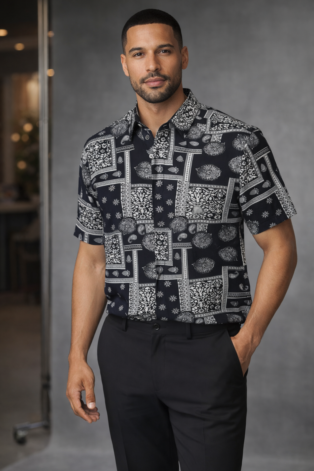 E5 Men's T-Shirt - black Paisley Short Sleeve